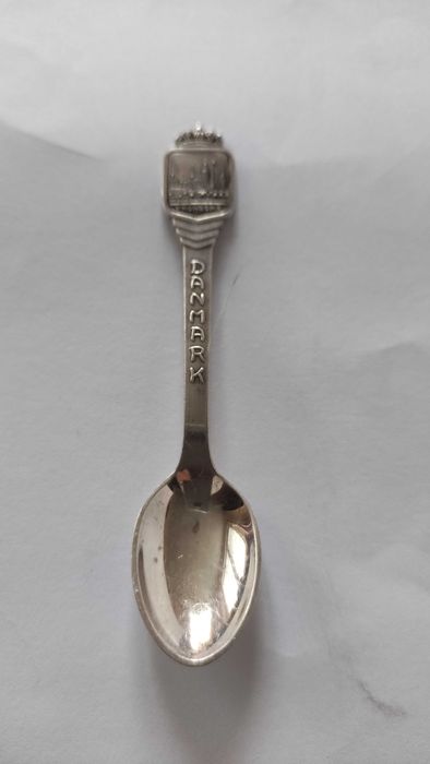 Посребрени лъжички с релефни дръжки