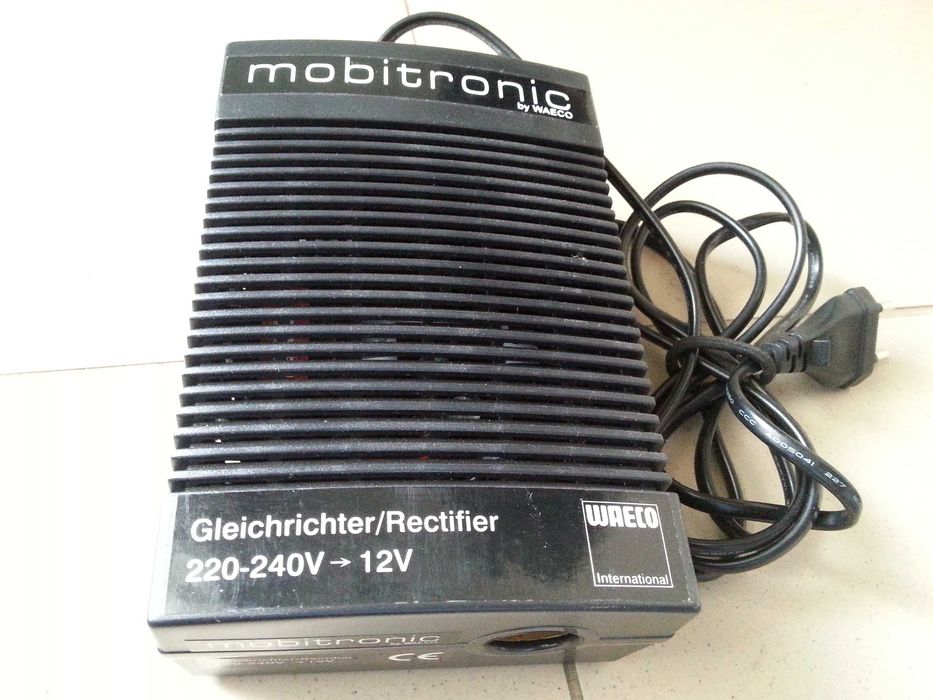 Waeco transformator 12/220V convertor adaptor 60W Mobitronic