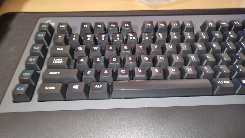 Продавам геймърска клавиатура Logitech G613