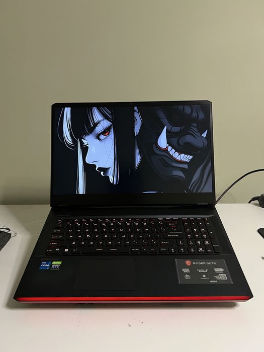 Ноутбук MSI Raider GE76 12UE