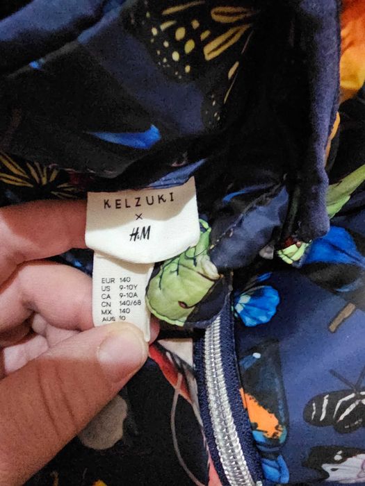 Продам куртку для девочки.