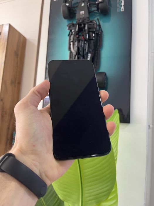 iPhone 15 Plus в идеальном состоянии