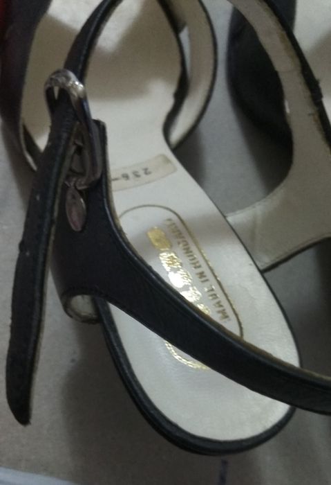 Босоножки,сандали.