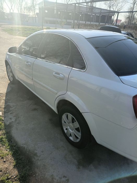 Lasetti 1.8 ideal xolatda