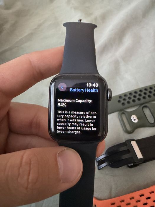 Apple Watch SE2 32GB 40mm почти неизползван