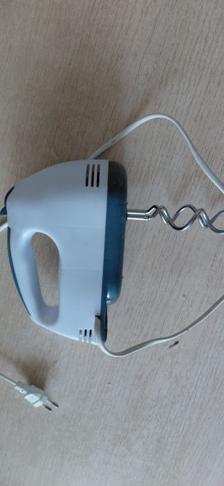 Продам ручной миксер