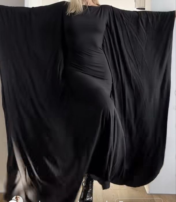 Шикарное черное платье