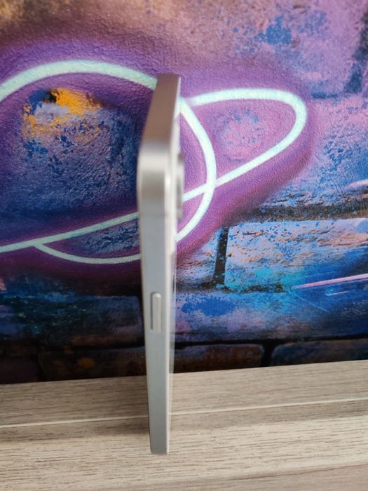 Муляж iPhone 14 Plus.