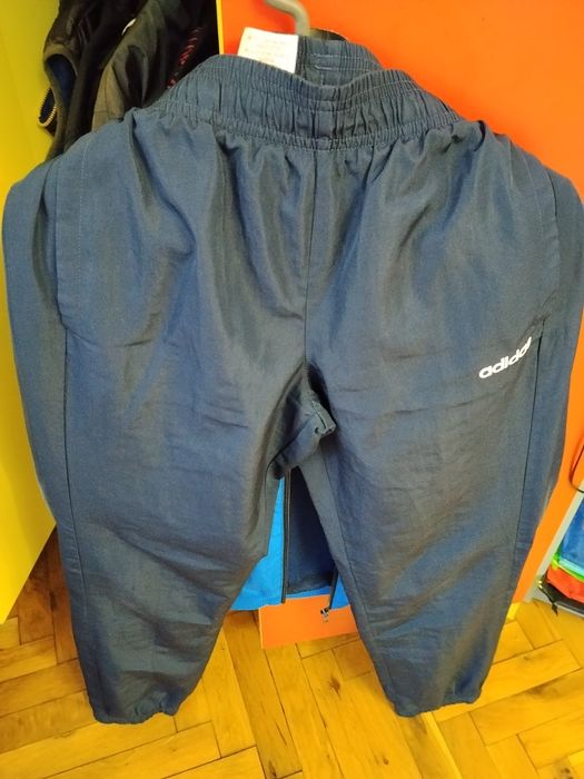 Продавам детски екип Adidas