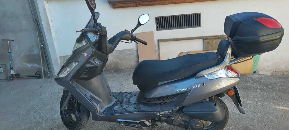 Скутер Кимко Динк 200