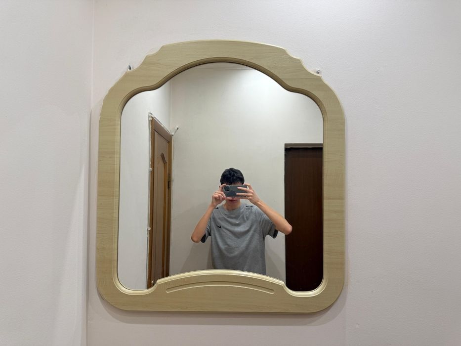 Продам настенное зеркало