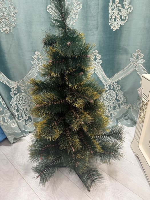 Елка новогодняя продается