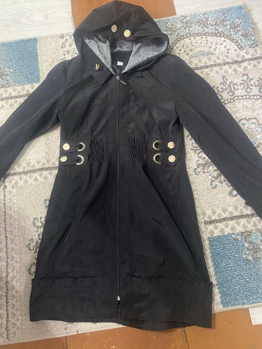 Продамкуртки,плащи