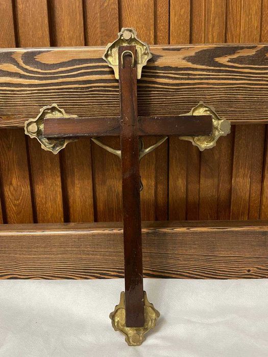 Крест настенный. Дерево и латунь