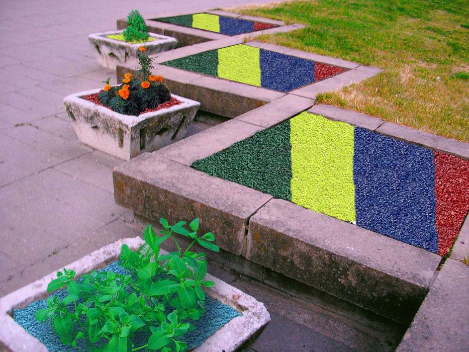 Декоративен цветен камък