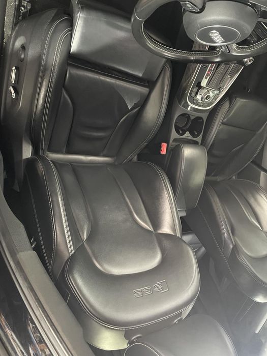 Ади SQ5 на части