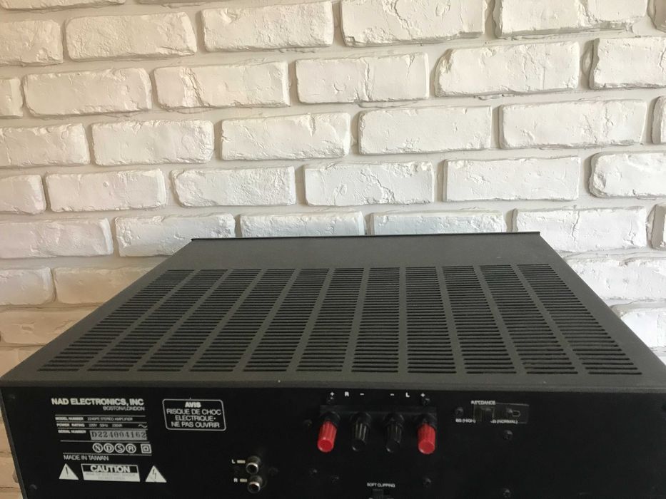 NAD 2240PE amplificator de putere