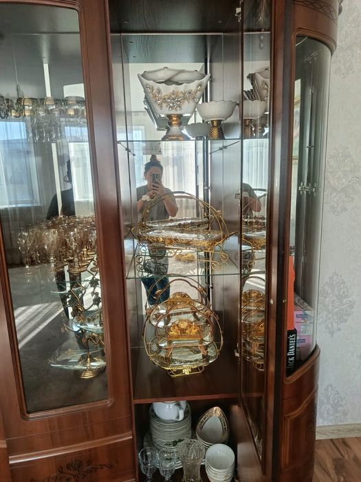 Стенка для посуды, горка