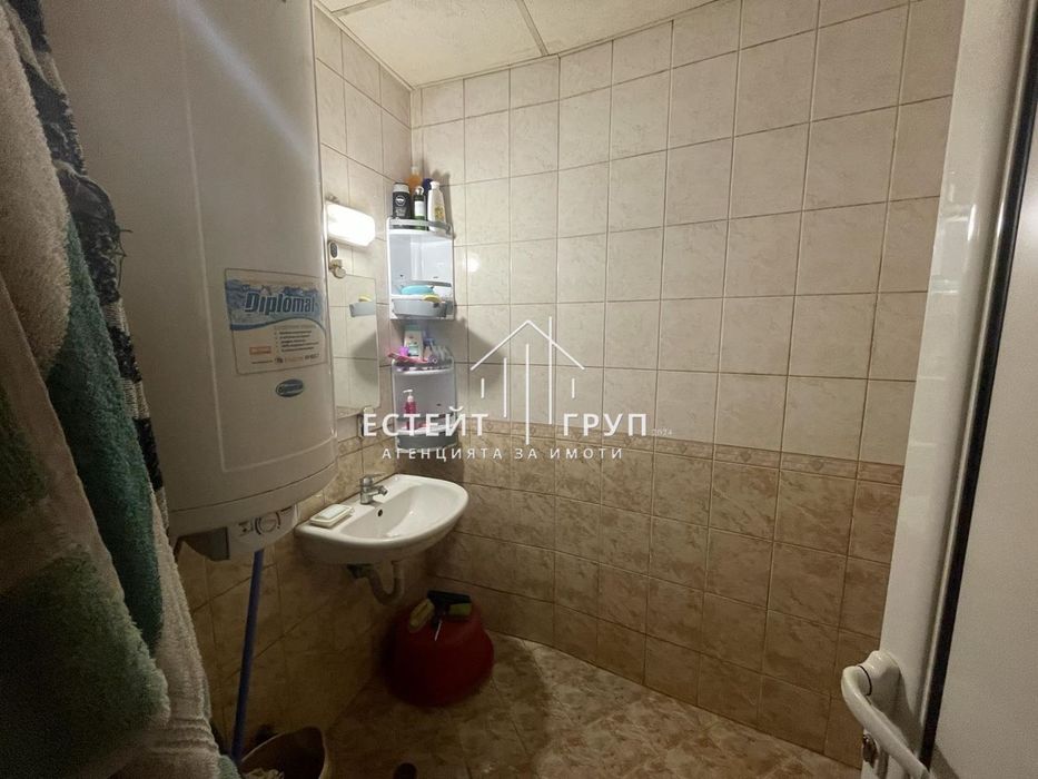 Продава се Четиристаен апартамент в Варна, Зимно кино Тракия - 142 кв.м за 1620 €/кв.м - Снимка #8