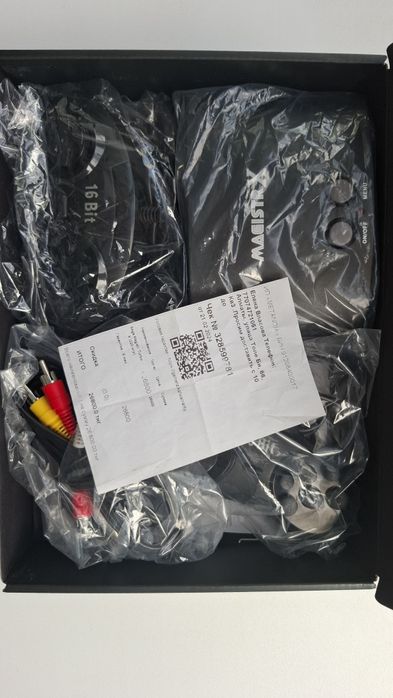 Sega новая, с двумя геймпадами