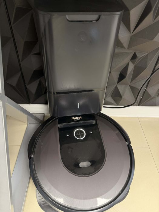 iRobot Roomba i8+