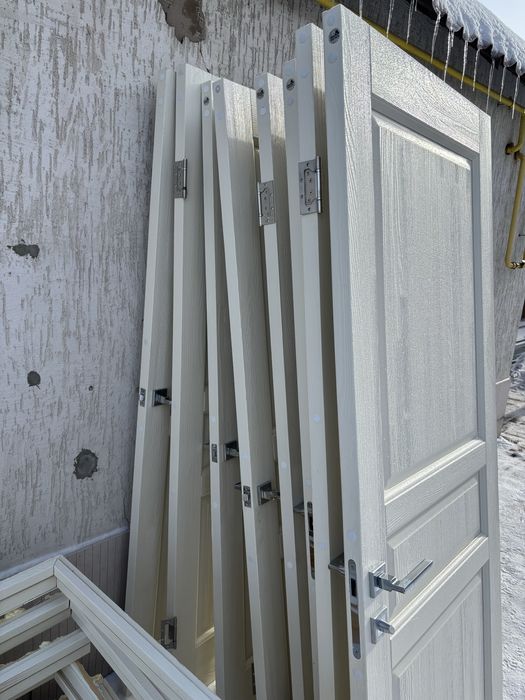 Двери Б/у продам