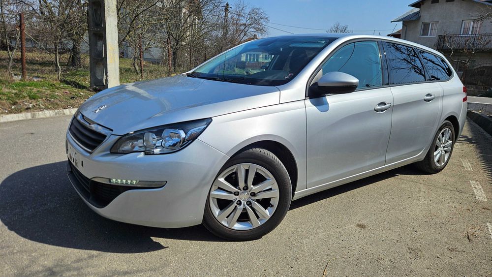 Peugeot 308 1.2 e-THP Active – 2016 – 110 CP – Benzină