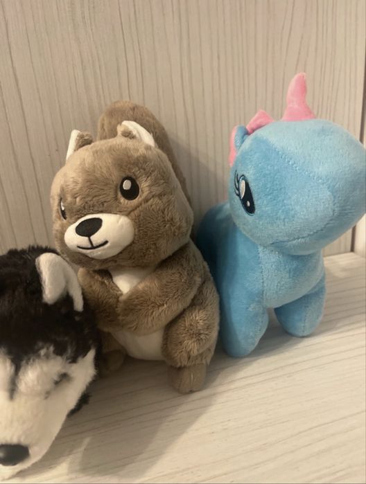 3 plusuri.