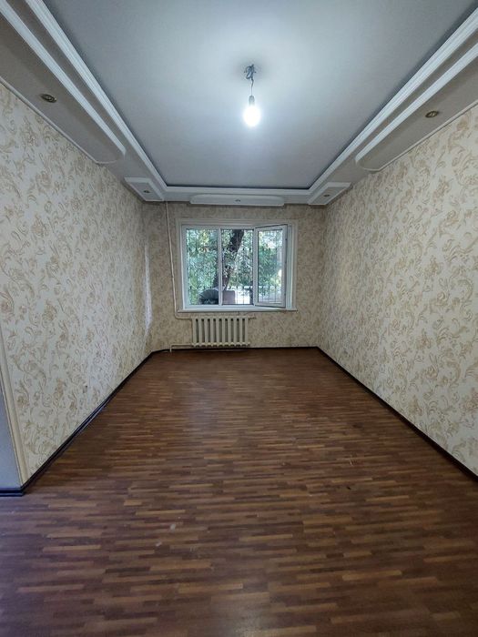 Qora Qamish chimboy maxallada 1xona 2*6 balkon srochna sotiladi.