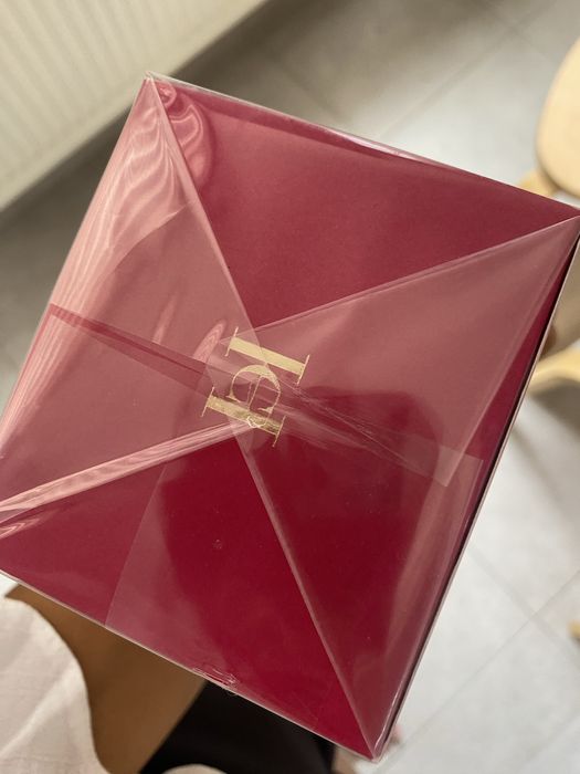 La Bomba Carolina Herrera