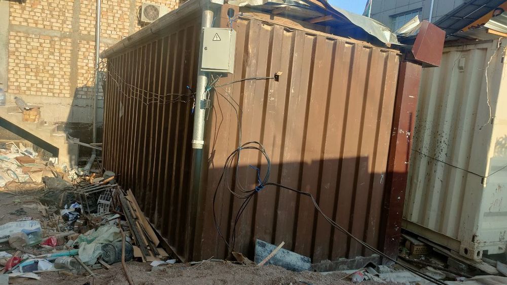 Konteyner sotiladi srochna 6 metrli 3500$