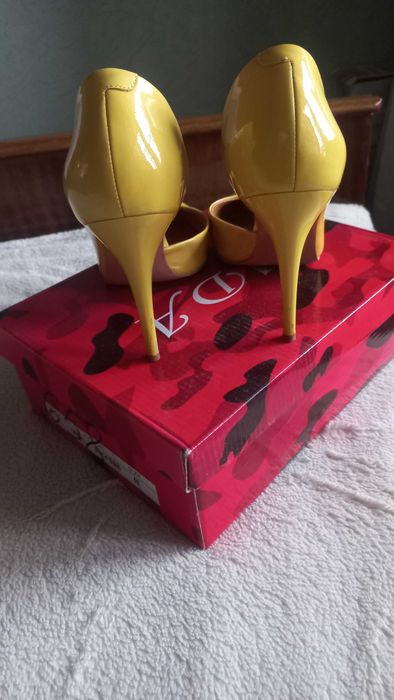 Кожаные туфли Malina Fashion