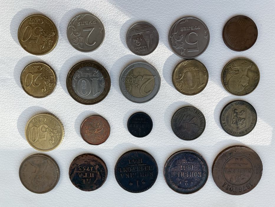 Монеты разные колекционные