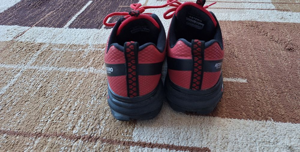 Adidași Astero pentru fotbal