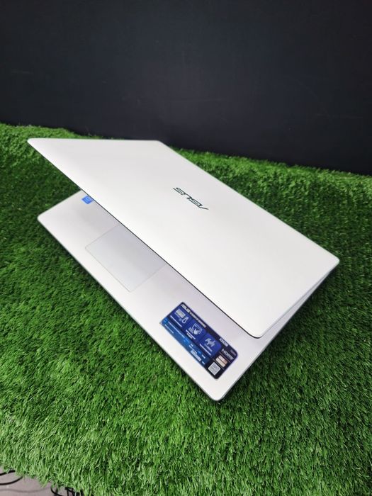 nootbuk kafolati bilan narxini telefonda kellishamiz