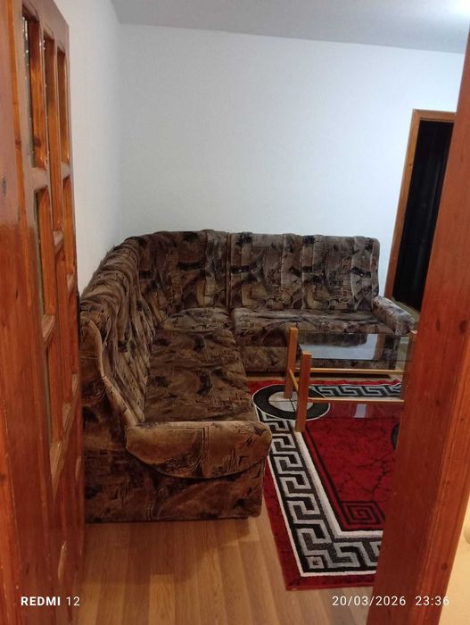 Închiriez apartament