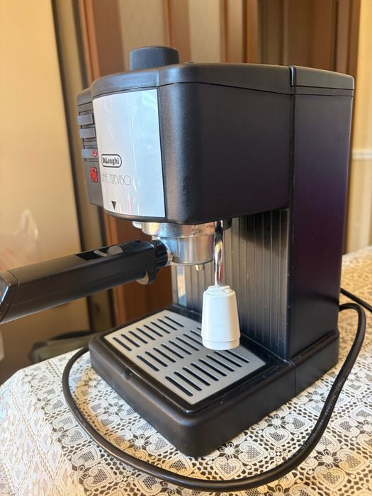 Кофеварка рожковая DeLonghi