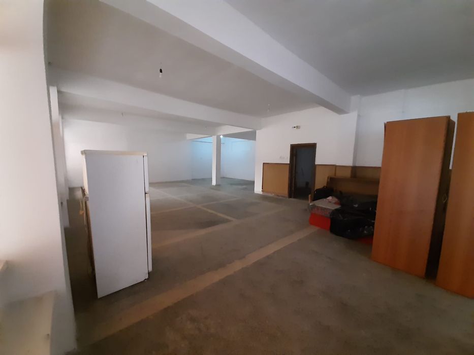 Cladire cu etaj 1840 mp in Ivanesti judetul Vaslui /se vinde la aproximativ  200€ mp construit la gata , fata de 1300€ mp cat ar costa in prezent !