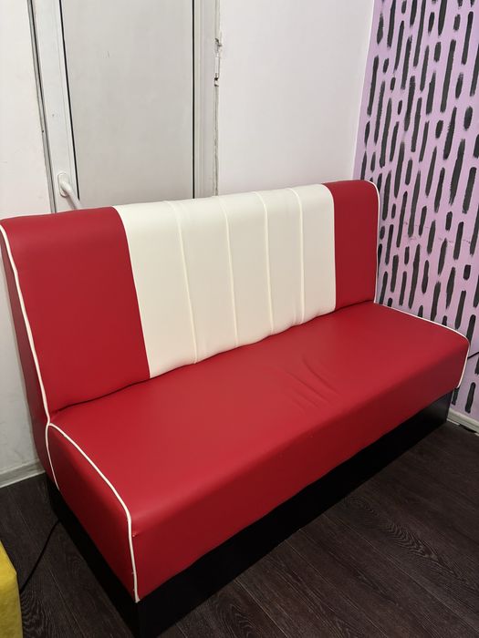 Диван практически новый