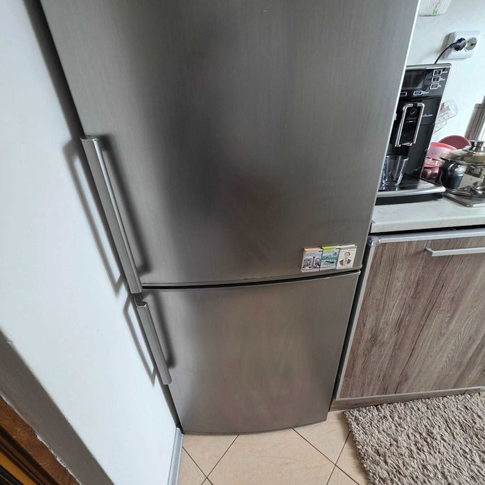 Хладилник с долна камера BOSH