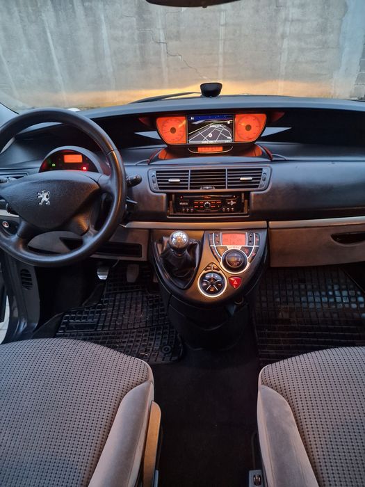 Vând  Peugeot 807/ 2.0 HDI/ 7 locuri/ 2013/ euro5