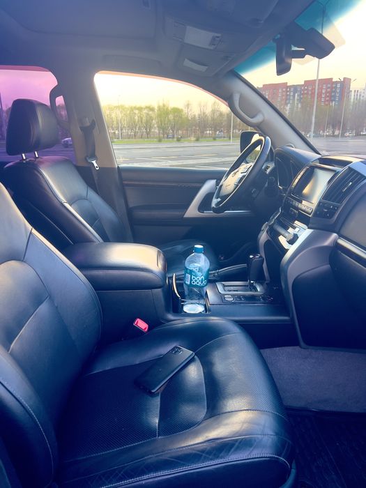 Продам Ленд Крузер 200.