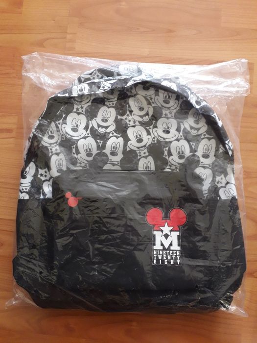 Vând rucsac Mickey Mouse nou