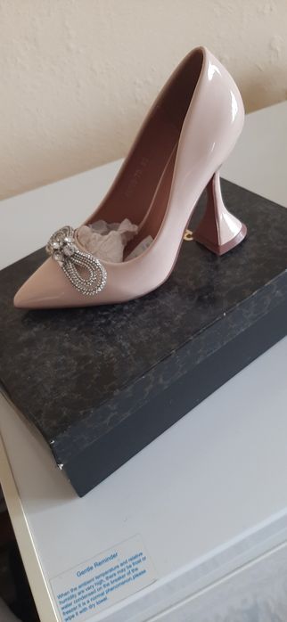 Продам туфли на выпускной