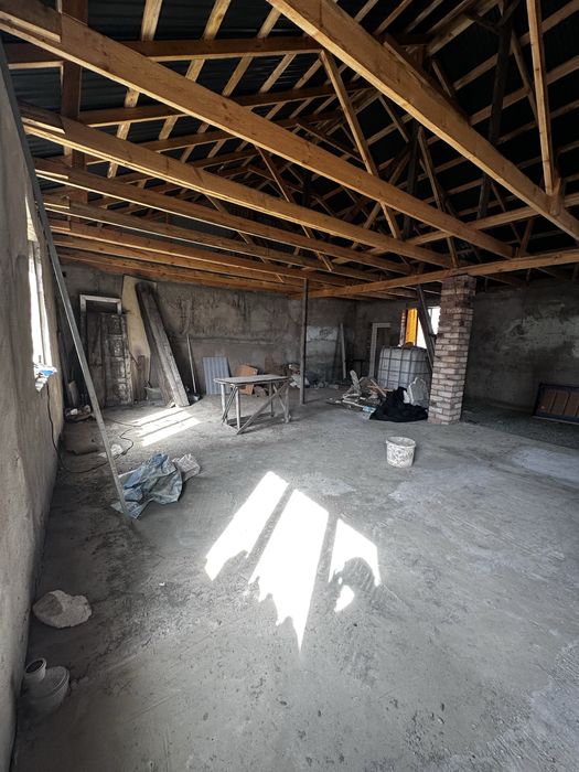 продам участок с постройкой