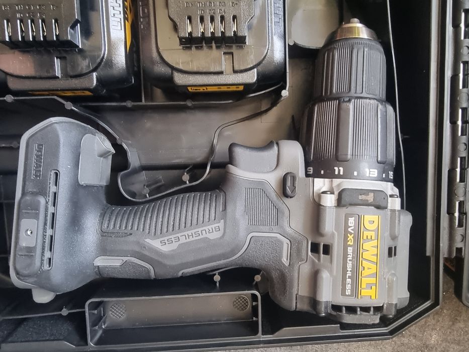 DeWalt Винтоверт комплект с куфар