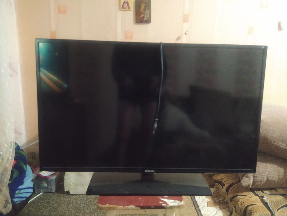 Телевизор на запчасти Samsung