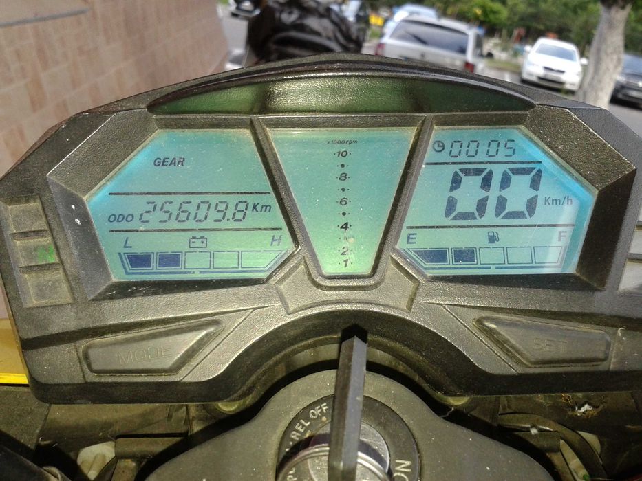 motocicleta de strada