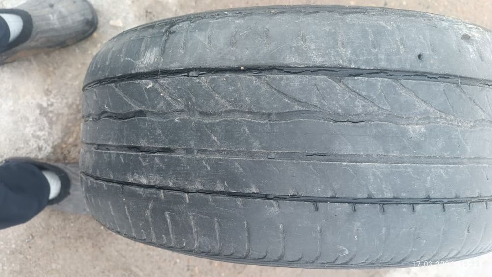 Продам шины 235/45/17