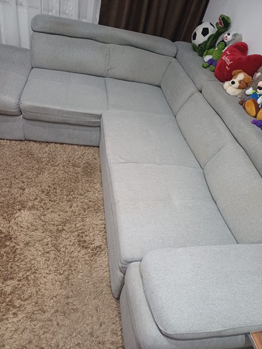 Vand canapea in stare destul de buna